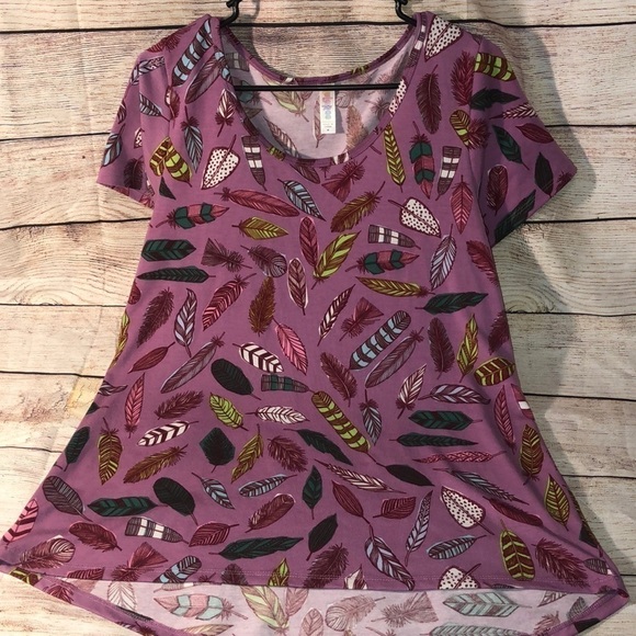 LULAROE Feather Print Top size Medium - Picture 1 of 3